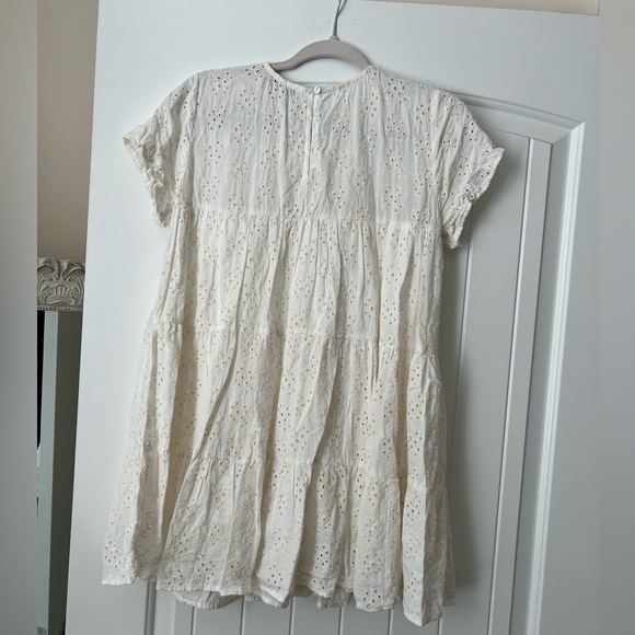 White ruffle dress - Picture 5 of 8